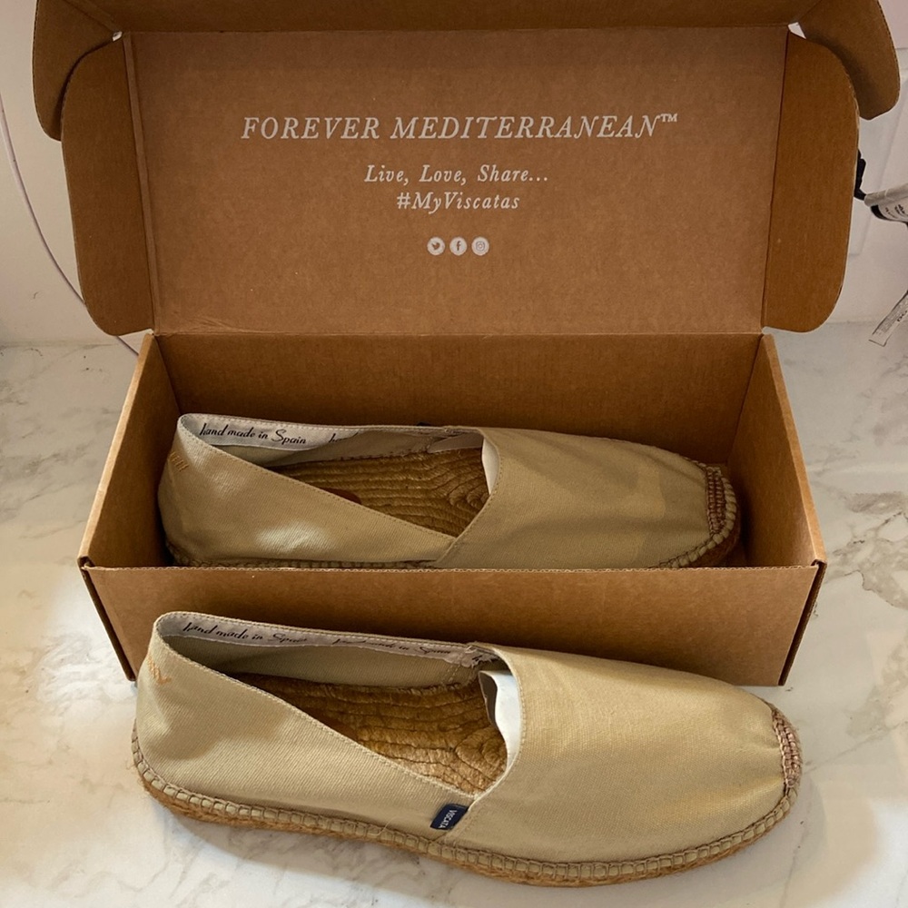 New in Box Men’s VISCATA Espadrilles in Beige Canvas